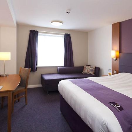 Premier Inn Inverness Centre - River Ness Eksteriør billede