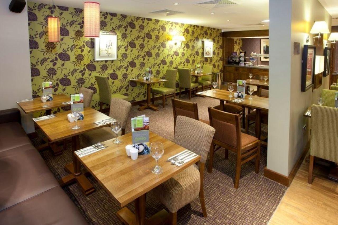 Premier Inn Inverness Centre - River Ness Eksteriør billede