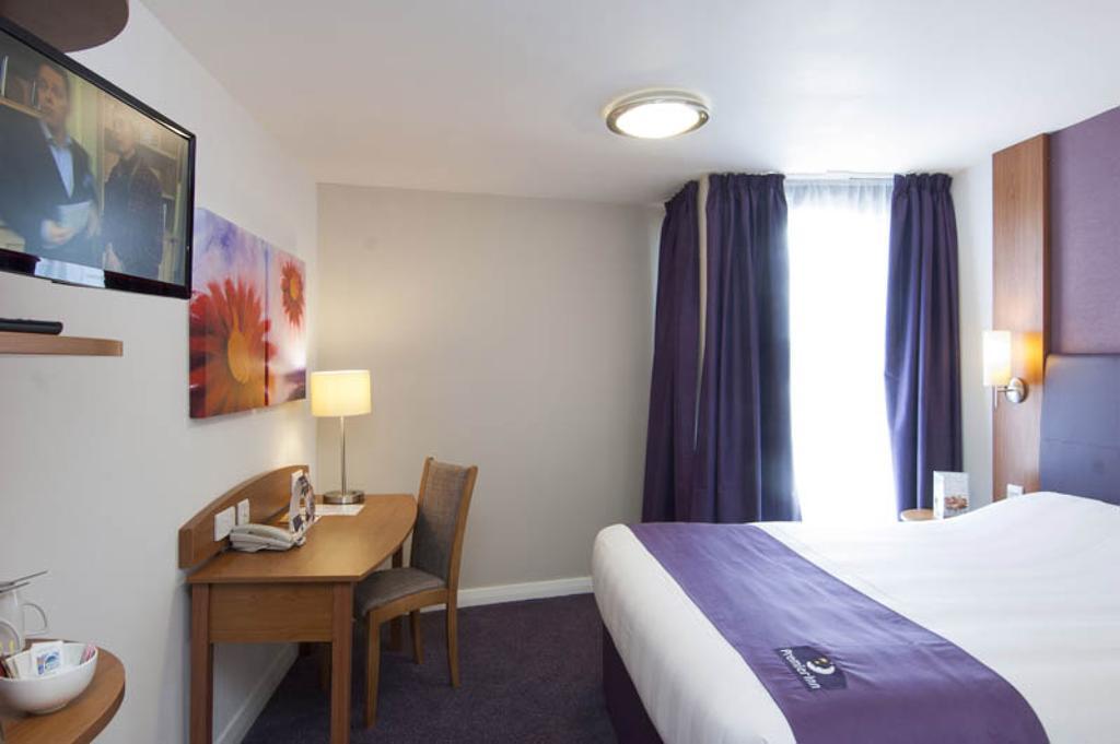 Premier Inn Inverness Centre - River Ness Værelse billede