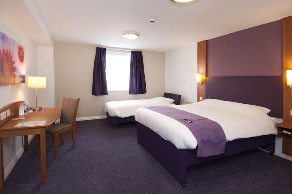Premier Inn Inverness Centre - River Ness Værelse billede